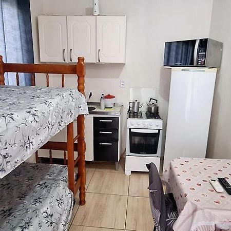Kitnet S1 Em Torres-Rs - Na Mais Bela Praia Gaucha - Cozinha - Banheiro - Ar Condicionado - Tv E Wi-Fi - Estacionamento - Anfitria Superhost No Bnb Ngoại thất bức ảnh
