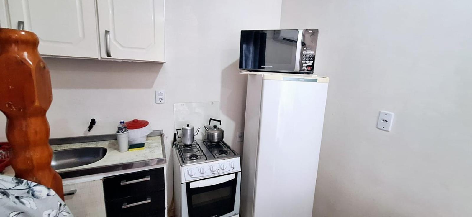 Kitnet S1 Em Torres-Rs - Na Mais Bela Praia Gaucha - Cozinha - Banheiro - Ar Condicionado - Tv E Wi-Fi - Estacionamento - Anfitria Superhost No Bnb Ngoại thất bức ảnh