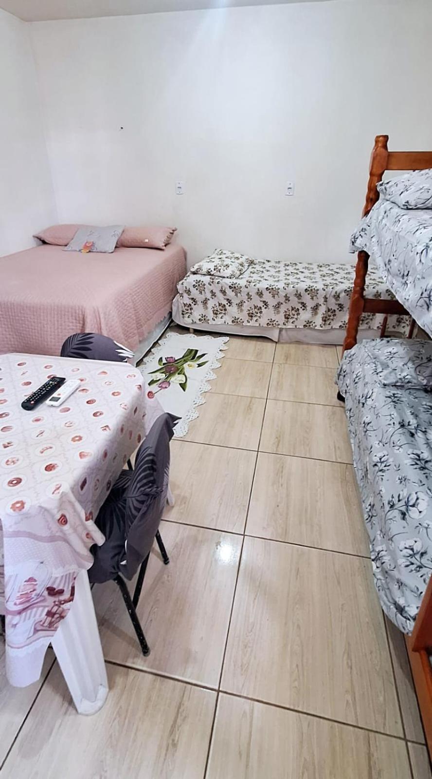 Kitnet S1 Em Torres-Rs - Na Mais Bela Praia Gaucha - Cozinha - Banheiro - Ar Condicionado - Tv E Wi-Fi - Estacionamento - Anfitria Superhost No Bnb Ngoại thất bức ảnh